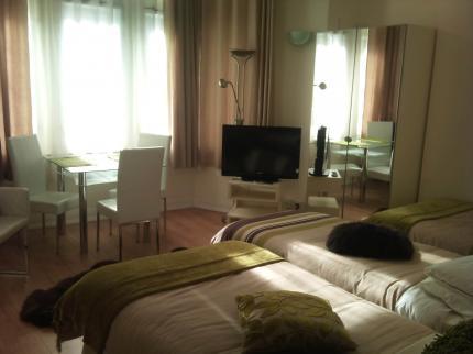 Palace Court Holiday Hotel